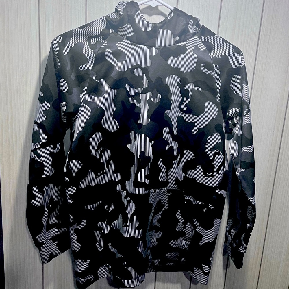 Boys size large hoodie nwot no rips or stains